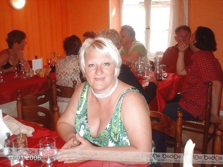 cette belle tunisienne est une salope